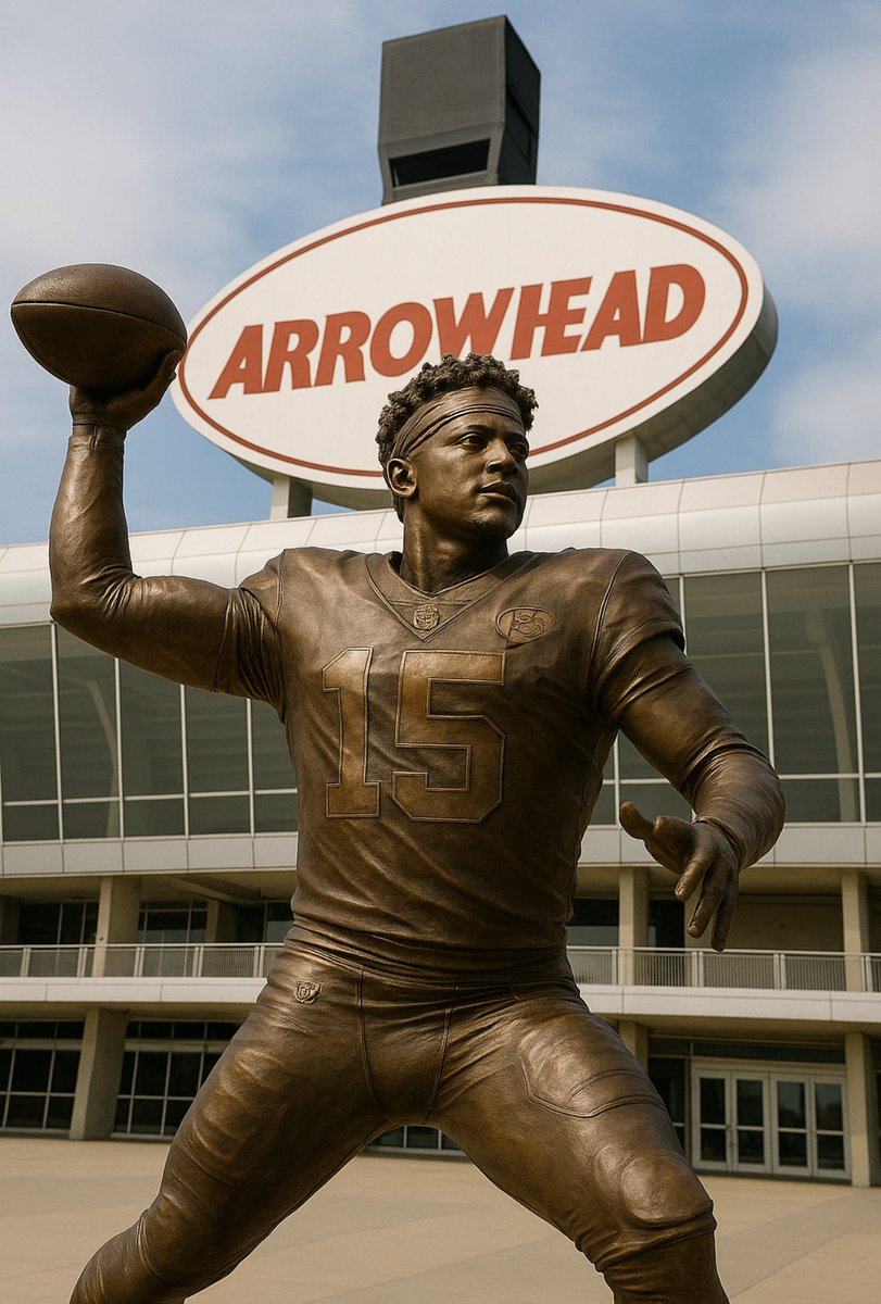 theonlydyl_'s tweet image. When Patrick Mahomes retires in 2040, this statue will be in front of Arrowhead.