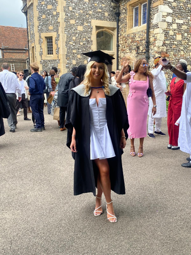 HendonFC's tweet image. Wishing our physio Sophie Harrison a brilliant day as she graduates from University of Kent! 

We&apos;re lucky to have her as part of the team.

Well done Sophie! 💚