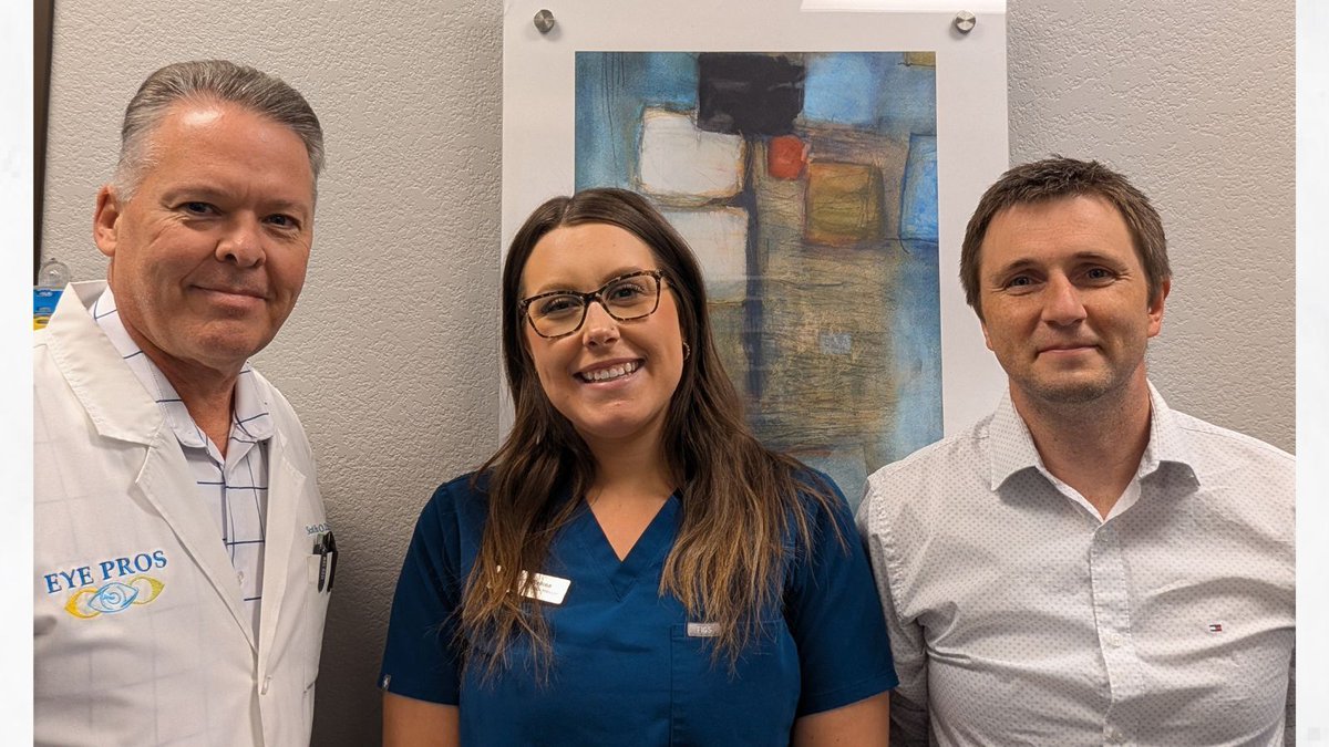 the_eye_pros's tweet image. #TBT to celebrating Kelsea, our Nampa Office Manager &amp;amp; May’s Manager of the Month! 🏆 She enjoyed a well-earned lunch with our VP Matt and Dr. Hansen 🍽️

Thanks for leading with heart, Kelsea! 💙

#EyePros #TeamAppreciation #Leadership #NampaID #ManagerOfTheMonth
