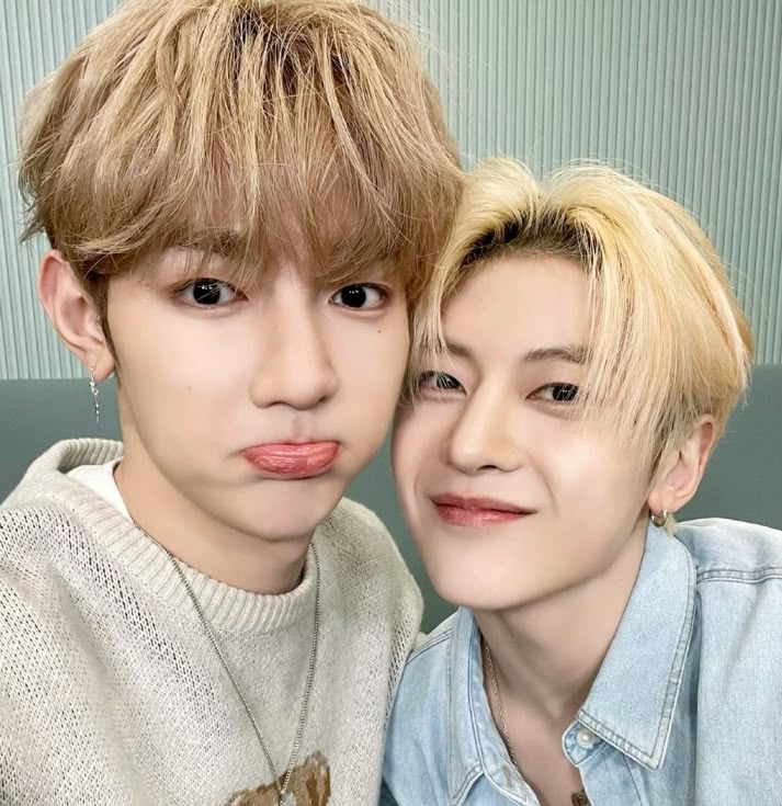 0528_files's tweet image. Happiest Birthday to our Center and Matthew's reliable hyung, Zhang Hao!
ZHANG HAO WORLD TOP STAR
#25GoldenStarsForZhangHao
#여름하늘이_하오로_물든_날
#章昊0725生日快乐