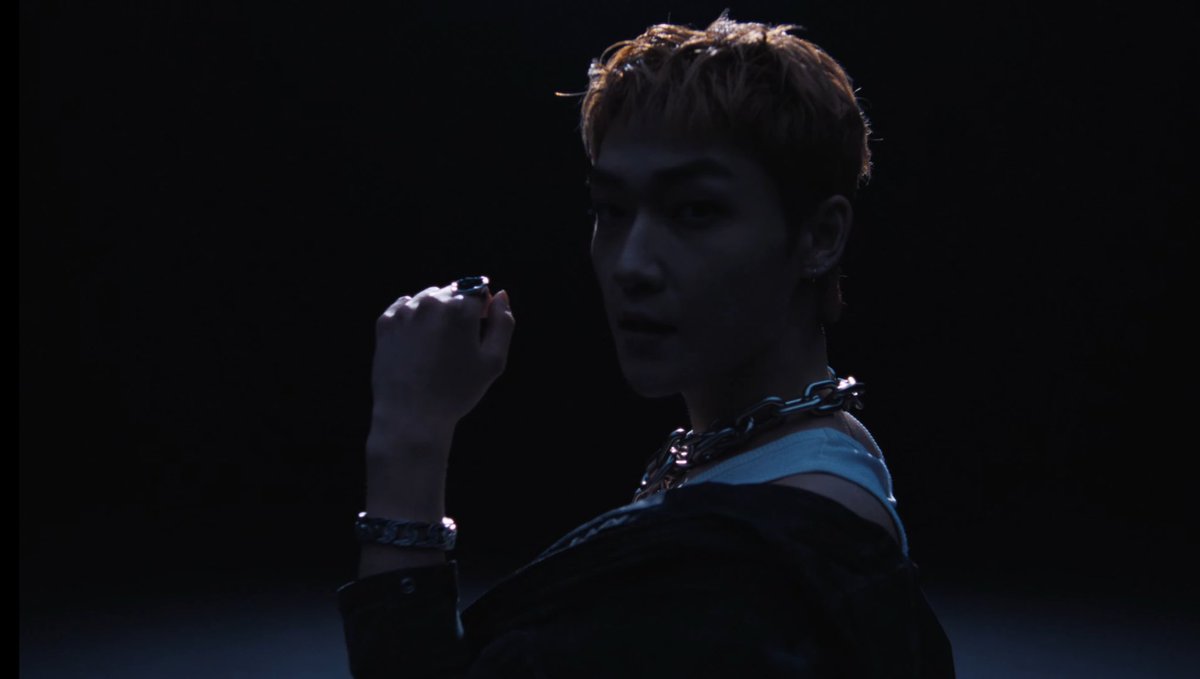KVNFEED's tweet image. KEVIN MOON????!!!?