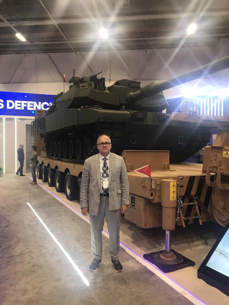 IDEF-25 ‘de başta #ALTAY tankı olmak üzere tüm zırhlı ve bazı hava platformlarına soğutma sistemleri üreten #AKG’yi Sn.<a href="/Selcuk/">Selçuk Bayraktar</a> ‘a anlattık. ALTAY tankı da artık hazır. <a href="/girneamerican/">Girne American Uni</a>  <a href="/akpinar_serhat/">Serhat AKPINAR</a> <a href="/hasanunal1920/">Prof. Dr. Hasan Ünal</a> <a href="/HakanAridemir/">Hakan Arıdemir</a> <a href="/tesamtr/">TESAM</a> <a href="/tuicakademi/">TUİÇ Akademi</a> <a href="/ramazanguresci/">Ramazan GÜREŞCİ</a> <a href="/oezdemir35/">ibrahim Özdemir</a>