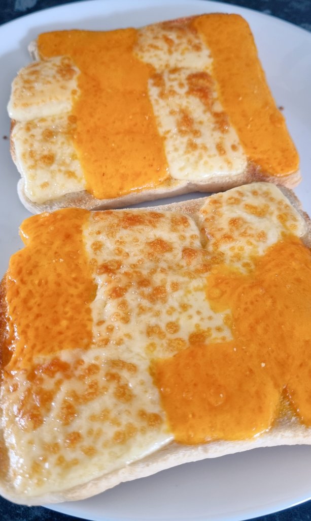 pipsy80's tweet image. Cheese on toast for the win! 🤤