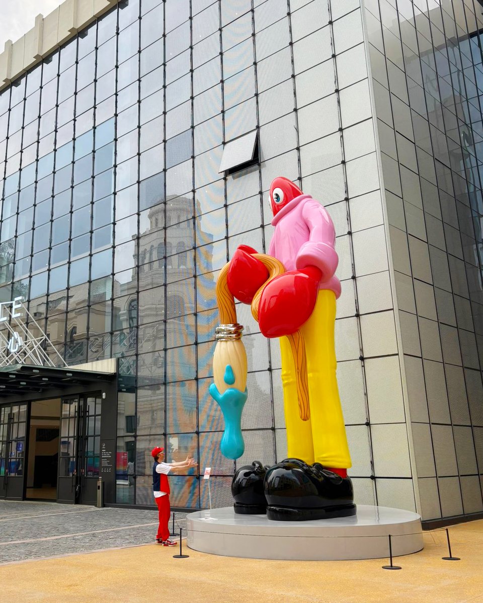 The 7.5m 'The Painter' by <a href="/lobsteropolis/">Philip Colbert</a> the world's first and largest co-collected sculpture to be immortalised on the blockchain, is now installed in Butong! 

🦞⭐️⛓️

Made in collaboration with <a href="/co_museum/">Co-Museum</a>