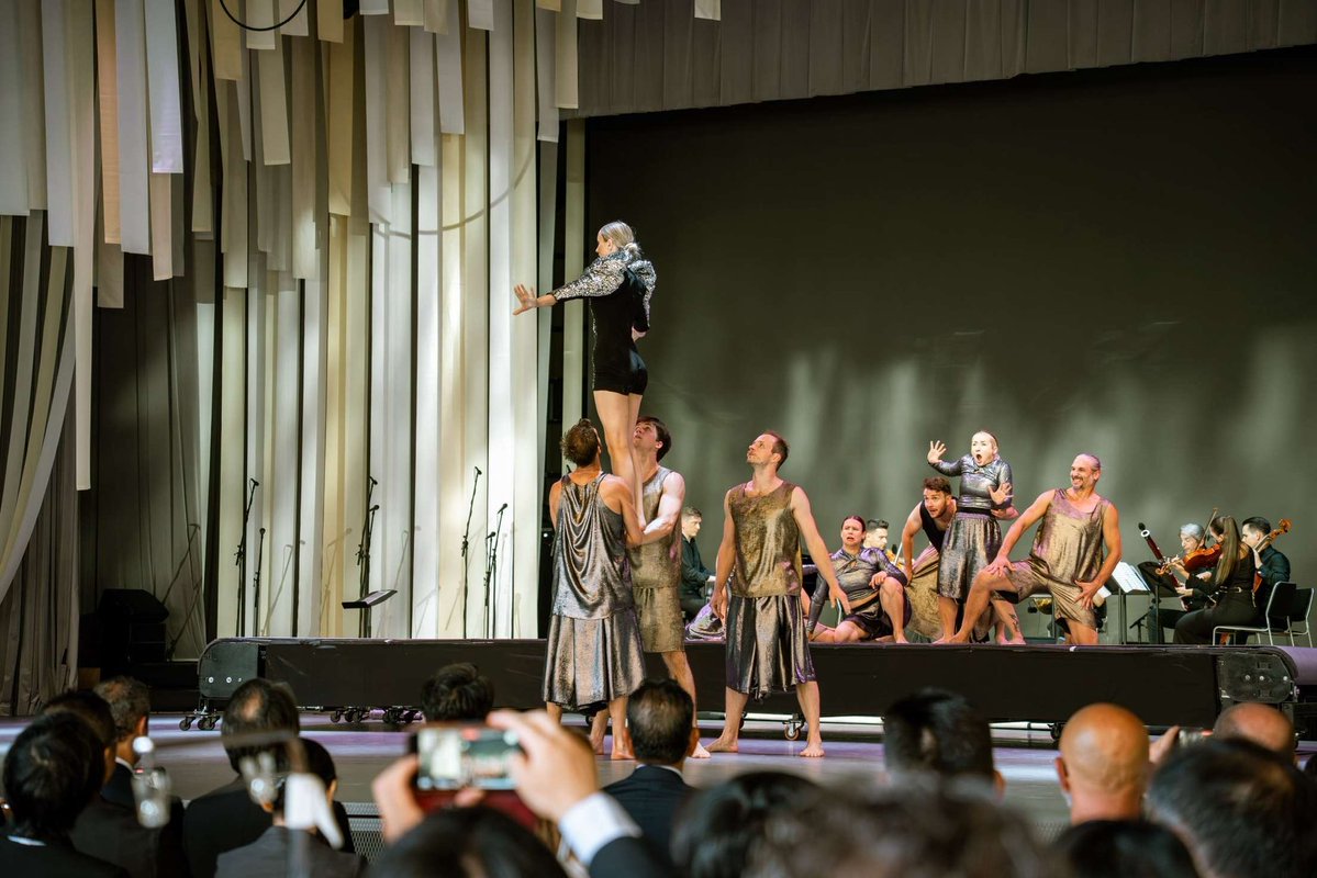 CzechMFA's tweet image. At @expo2025japan, the #CzechPavilion became the stage for a unique cultural fusion. THE STRINGS – featuring the Czech Philharmonic @CFilharmonie, @CirkLaPutyka, Czech Radio Children’s Choir & singer AIKO – showcased the richness and boldness of Czech creativity.
#EXPO2025Czechia