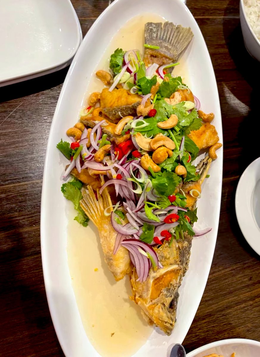 Shahredzu4111's tweet image. Dinner ni je. Bulan ni byk sibuk xdenyer aku nak buat menu malas. Hahaha