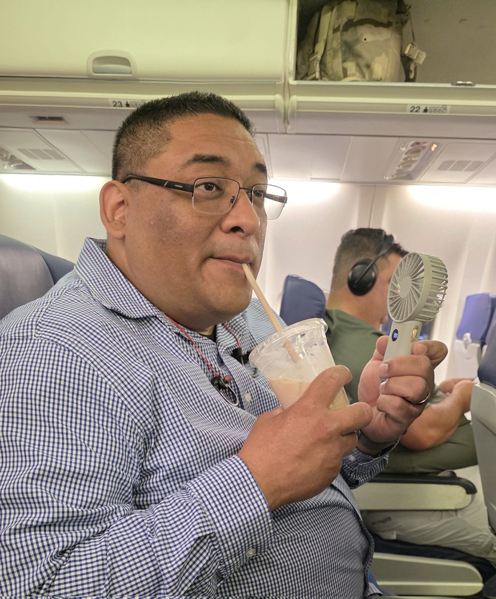 con_gabe's tweet photo. I love to fly in style. https://t.co/RbKPxoXtIA