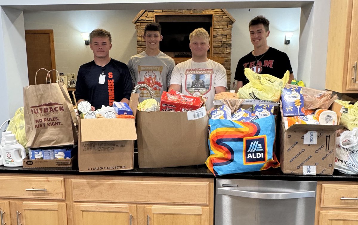 uhshawksfb's tweet image. Thursday update: $1,435 in cash, including a generous donation from Fox’s Pizza Cheat Lake, was raised at our Max Out event, in addition to two 40-gallon drums of food items for the Mountaineer Food Bank and its Veteran Feeding Table program to help feed military veterans in the…