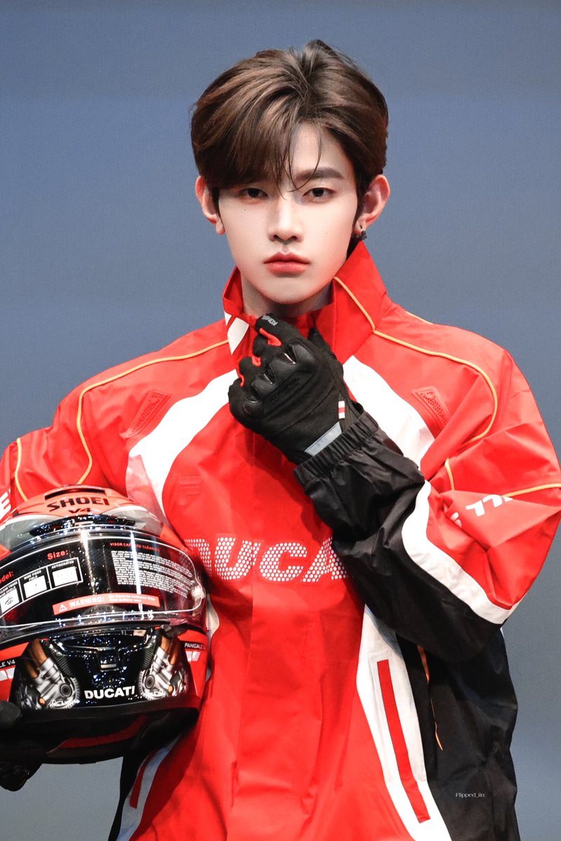 Flipped_iin's tweet photo. ZHANG HAO WORLD TOP STAR 

#장하오 #ZHANGHAO #章昊 #ジャンハオ
#25GoldenStarsForZhangHao
#여름하늘이_하오로_물든_날
#章昊0725生日快乐 https://t.co/PGW7fQ2Q7w