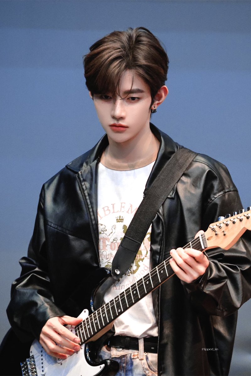 ZHANG HAO WORLD TOP STAR 

#장하오 #ZHANGHAO #章昊 #ジャンハオ
#25GoldenStarsForZhangHao
#여름하늘이_하오로_물든_날
#章昊0725生日快乐