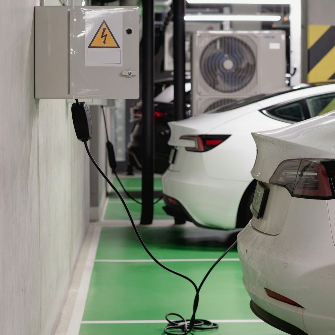NVFC's tweet image. 🚨 New Tool for Emergency Responders!
@NHTSAgov has launched a one-stop resource giving first responders quick access to electric vehicle (EV) Emergency Response Guides (ERGs) & rescue sheets from all manufacturers.
🔗 buff.ly/Vo2njSZ