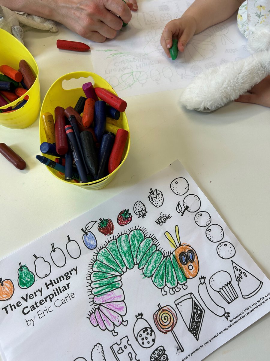 NewbridgeLib's tweet image. We had a very wriggly time at our Very Hungry Caterpillar Toddler Takeover session this morning!
🐛🦋🐛🦋🐛🦋🐛🦋🐛🦋🐛🦋🐛🦋🐛
Parachute, bubbles, face painting, messy play, singing and a story!
@CaerphillyLibs @CaerphillyCBC