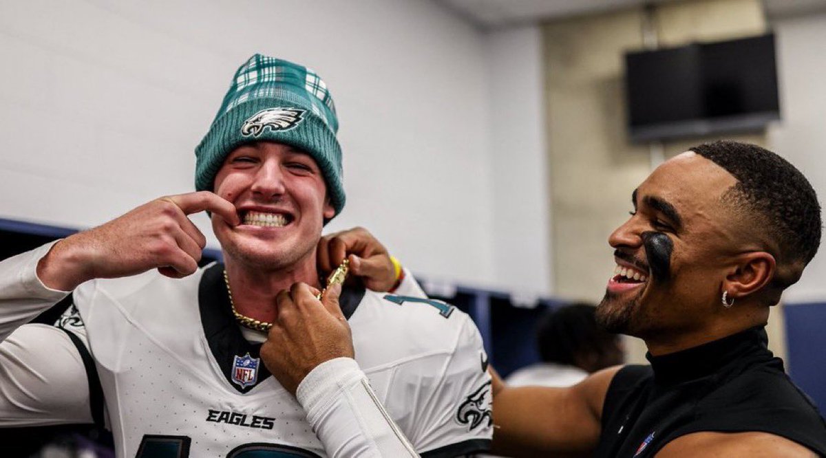eaglesmuse_'s tweet image. Unbiased top 5 NFC East QBs:
1. Jalen Hurts
2. Tanner McKee
3. Kyle McCord
4. Dorian Thompson-Robinson
5. Jameis Winston