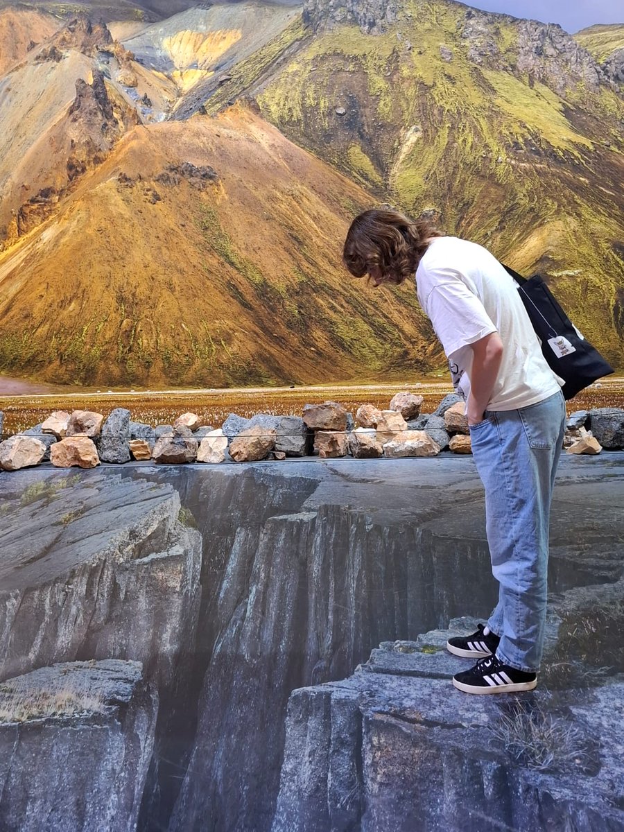 Cyv__05's tweet image. Me, contemplating existence, realizing the realm is going to end soon