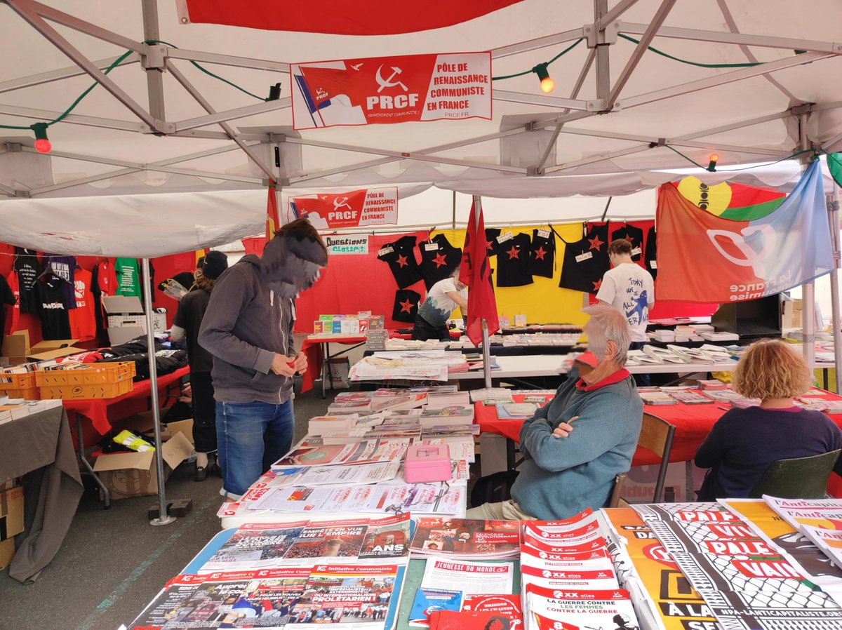 OCF_Amiens's tweet photo. L'installation se passe bien à #LaBelleRouge ! 
Rejoignez-nous pour un super festival pres  d'#Ambert (63) !

@CieJolieMome 
@PRCF_ https://t.co/tzILOzai0s