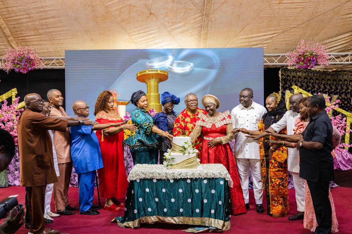 PriscillaOtti's tweet image. Yesterday, I had the privilege of celebrating a remarkable milestone - the 40th marriage anniversary of Rev. Prof. Mosy Madugba and Rev. Dr. (Mrs) Madugba, founders of Ministers Prayer Network Int’l. This joyous occasion coincided with the impactful MPN Apostolic Women…