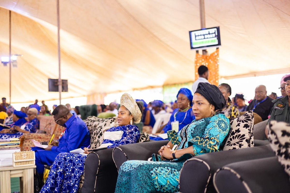 PriscillaOtti's tweet image. Yesterday, I had the privilege of celebrating a remarkable milestone - the 40th marriage anniversary of Rev. Prof. Mosy Madugba and Rev. Dr. (Mrs) Madugba, founders of Ministers Prayer Network Int’l. This joyous occasion coincided with the impactful MPN Apostolic Women…