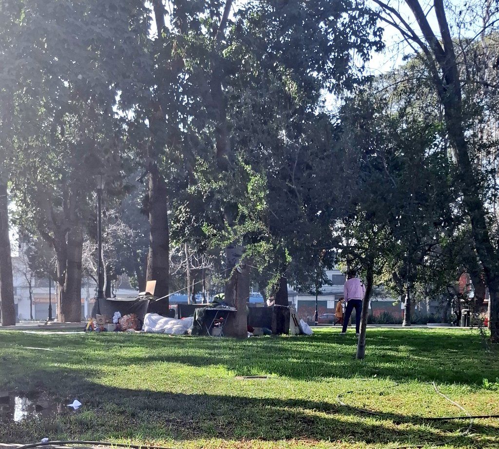 Perras Tuiteras🐾 Barrio Franklin 🇨🇱🐶🐱 (@perrosplazahuem) on Twitter photo No es un ruco es un campamento en plena plaza Hermanos matte #BarrioFranklin <a href="/desbordes/">Mario Desbordes Jiménez</a> <a href="/Muni_Stgo/">Santiago</a> <a href="/DiaztabitaE/">tabita diaz</a> <a href="/BFranklinHuemul/">Barrio Franklin - Huemul</a> <a href="/STGOSeLevanta/">SantiagoSeLevanta</a> <a href="/AlbertJulian13/">Albert Julian informa🇨🇱</a> <a href="/biobio/">BioBioChile</a> <a href="/meganoticiascl/">Meganoticias</a> <a href="/adnradiochile/">Radio ADN</a> <a href="/rosarioxstgo/">Rosario Carvajal por Santiago</a> <a href="/ana_maria_yanez/">Ana Yáñez Concejala x Santiago</a> <a href="/DafneConchaF/">Dafne Concha Ferrando 🇨🇱 #PalestinaLibre</a> <a href="/Santiago_Mekis/">Santiago Mekis</a> No es un ruco es un campamento en plena plaza Hermanos matte #BarrioFranklin <a href="/desbordes/">Mario Desbordes Jiménez</a> <a href="/Muni_Stgo/">Santiago</a> <a href="/DiaztabitaE/">tabita diaz</a> <a href="/BFranklinHuemul/">Barrio Franklin - Huemul</a> <a href="/STGOSeLevanta/">SantiagoSeLevanta</a> <a href="/AlbertJulian13/">Albert Julian informa🇨🇱</a> <a href="/biobio/">BioBioChile</a> <a href="/meganoticiascl/">Meganoticias</a> <a href="/adnradiochile/">Radio ADN</a> <a href="/rosarioxstgo/">Rosario Carvajal por Santiago</a> <a href="/ana_maria_yanez/">Ana Yáñez Concejala x Santiago</a> <a href="/DafneConchaF/">Dafne Concha Ferrando 🇨🇱 #PalestinaLibre</a> <a href="/Santiago_Mekis/">Santiago Mekis</a>