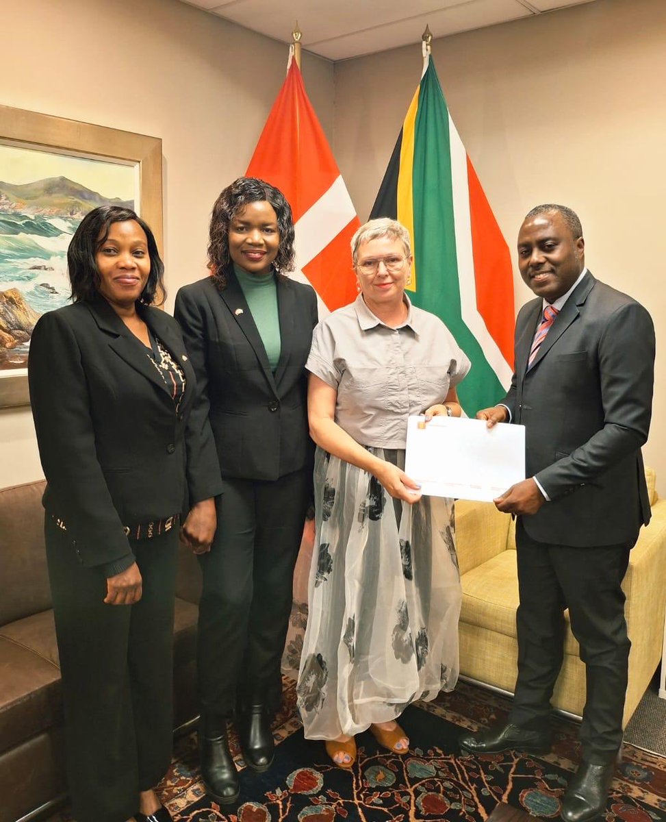 Amb. Elsebeth Søndergaard Krone (@dkambinsa) on Twitter photo Honoured to hand over copies of my credentials to Acting Chief of Protocol. Will do my level best to deepen the partnership between 🇩🇰 and 🇿🇦. Our friendship is 🔑 in a changing world! Strong women by my side from my Embassy team 💪🏽 <a href="/DIRCO_ZA/">DIRCO South Africa</a> <a href="/eu2025dk/">Danish Presidency of the Council of the EU 2025</a> 🇪🇺 Honoured to hand over copies of my credentials to Acting Chief of Protocol. Will do my level best to deepen the partnership between 🇩🇰 and 🇿🇦. Our friendship is 🔑 in a changing world! Strong women by my side from my Embassy team 💪🏽 <a href="/DIRCO_ZA/">DIRCO South Africa</a> <a href="/eu2025dk/">Danish Presidency of the Council of the EU 2025</a> 🇪🇺