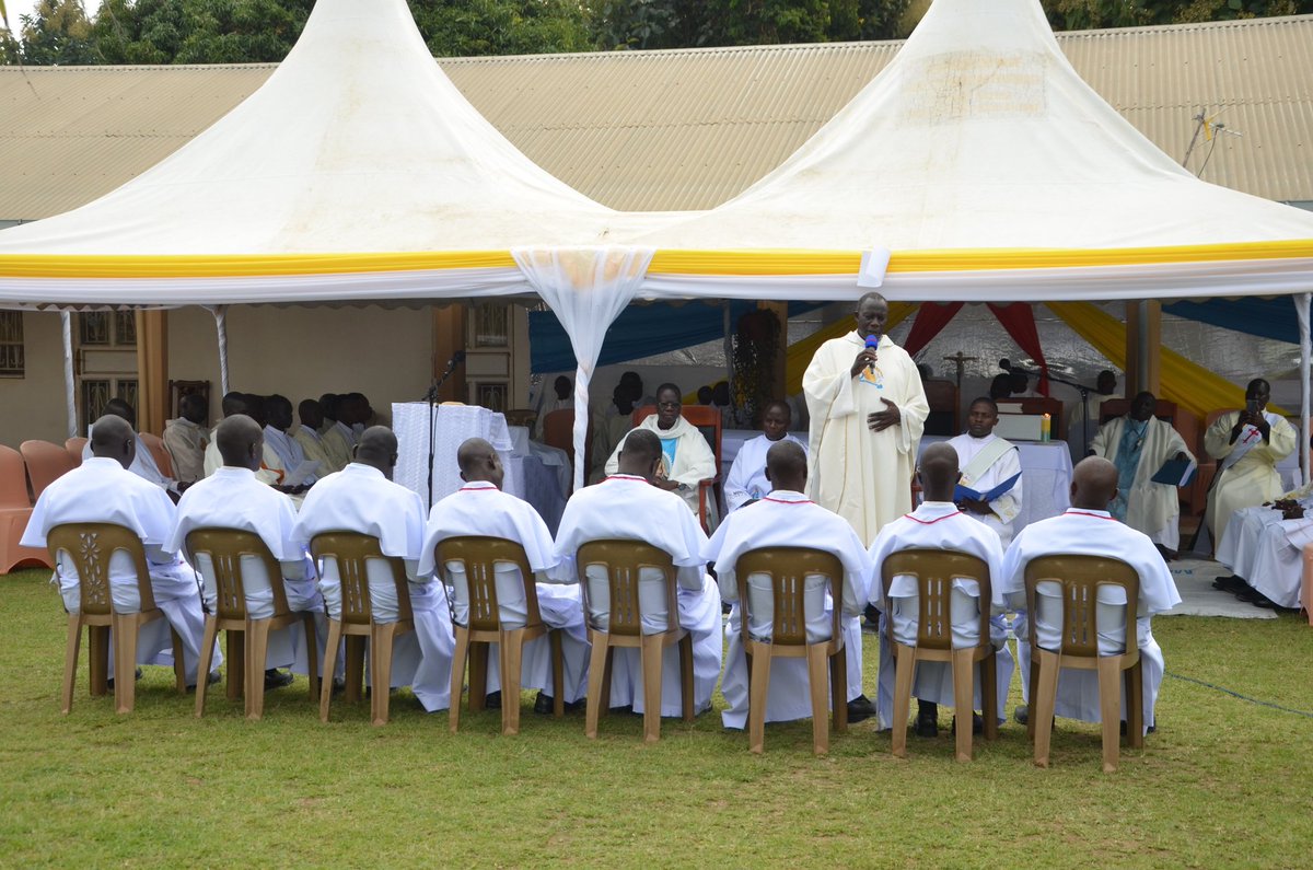 RadioPacisnews's tweet photo. Five Candidates of Missionaries of Jesus the Divine Master (MIDM) take their Perpetual vows as Three take their Temporary Vow in the event happening at the formation Generalate- Euata.
#MIDM #PeaceOfChristForAll https://t.co/qhzu1Yl3Fg