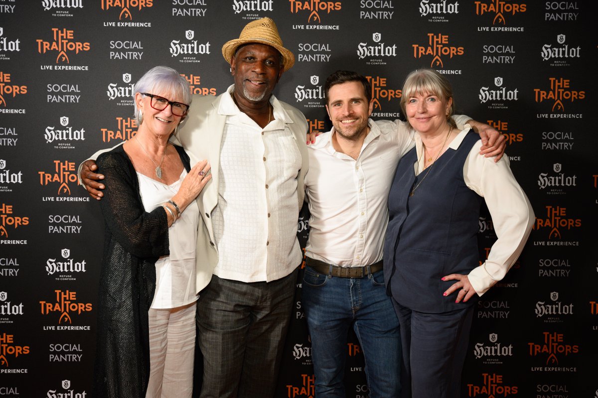 PlankPR's tweet image. It was so lovely to see some of #TheTraitors cast from all three seasons together yesterday for The Traitors Live Experience! 🤩 @studiolambert
And that’s not all! The Traitors BBC Proms is on this Saturday; you might even spot some faces you recognise 👀
Tune in at 3pm on BBC…