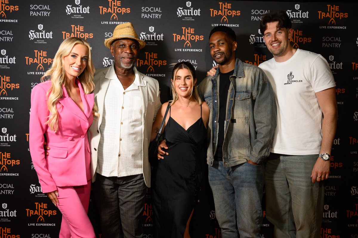 PlankPR's tweet image. It was so lovely to see some of #TheTraitors cast from all three seasons together yesterday for The Traitors Live Experience! 🤩 @studiolambert
And that’s not all! The Traitors BBC Proms is on this Saturday; you might even spot some faces you recognise 👀
Tune in at 3pm on BBC…