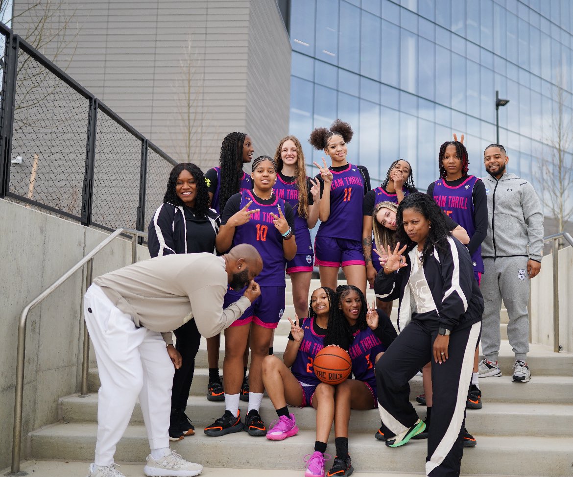 TeamThrill_Gbb's tweet image. It was a pleasure coaching our 2026 class. Whole sqUAd Div 1 bound (3 already committed) 💯 This season showed grit, determination, & hard work. We wish them success in their senior seasons & can't wait to see them in college 🏀next year. #thegoalismet #teamthrillgirls