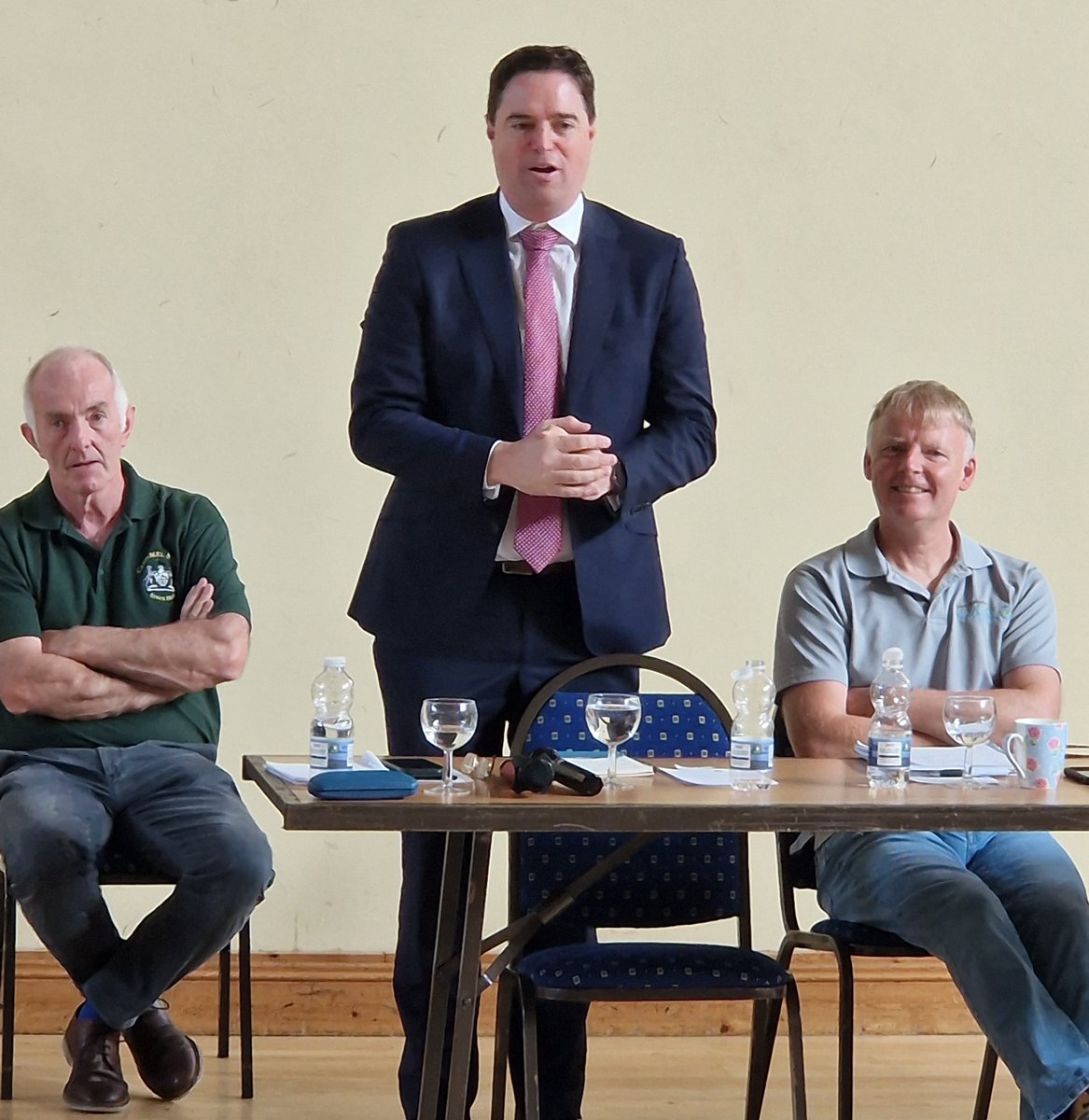 WatersProgramme's tweet image. 📸 Photos from a meeting with farmers in Tipperary today at which Minister Martin Heydon from @agriculture_ie spoke about water quality and other farming matters.
There were also great contributions from LAWPRO’s Fran Igoe and Ruth Hennessy as well as @teagasc's Claire Mooney.👏