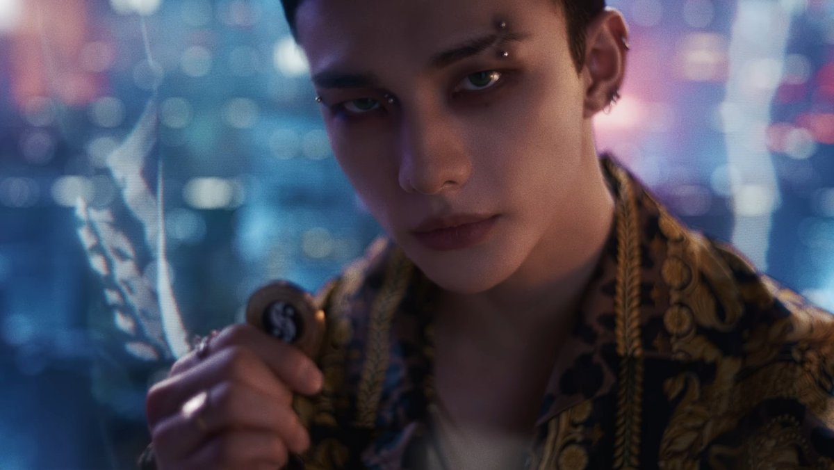 hyunjinpost's tweet image. 'KARMA' HYUNJIN