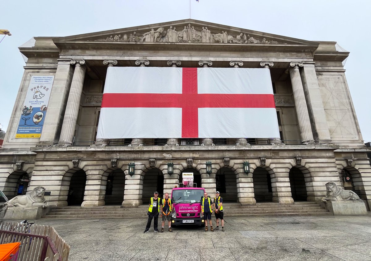 MyNottingham's tweet image. Our 60ft St George’s flag has gone up on the Council House today ahead of the @Lionesses #WEURO2025 Final match on Sunday!

Big thanks to @johnewrights for sponsoring the installation of the flag, which we believe is the largest in the country!