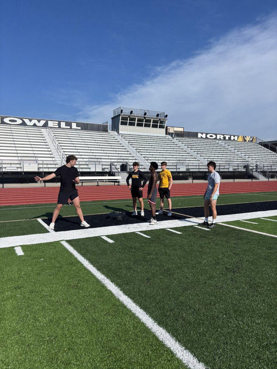 FHN Football (@fhnfootball) on Twitter photo Big thanks to the <a href="/MizzouFootball/">Mizzou Football</a> players who came out to work with our Knights today! It was an awesome opportunity for our athletes to train alongside guys who are competing at the highest level of college football. <a href="/brettnorfleet5/">brett_norfleet</a> <a href="/judejamesss/">Jude James</a> <a href="/Brady_Hultman/">Brady Hultman</a> Big thanks to the <a href="/MizzouFootball/">Mizzou Football</a> players who came out to work with our Knights today! It was an awesome opportunity for our athletes to train alongside guys who are competing at the highest level of college football. <a href="/brettnorfleet5/">brett_norfleet</a> <a href="/judejamesss/">Jude James</a> <a href="/Brady_Hultman/">Brady Hultman</a>