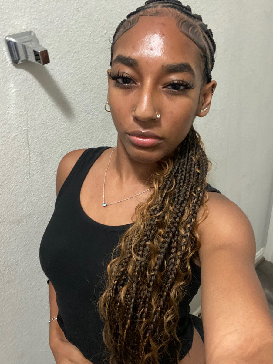 _alyssiar's tweet image. always serving face👩🏾‍🍳