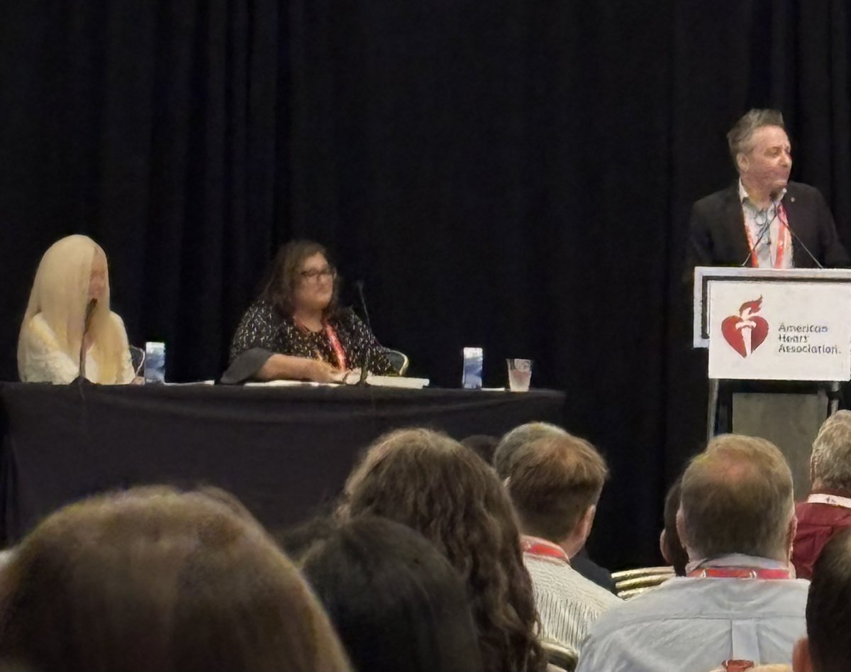 SeanM_Wu's tweet image. Keynote speech @ #bcvs2025 by @benoitbruneau @UCSF discussing the regulation of gene expression during ❤️ development, now in 3D! With moderator Jennifer Davis & intro by @FarahSheikhLab @American_Heart @AHAScience @AHAMeetings @BCVSearlyCareer