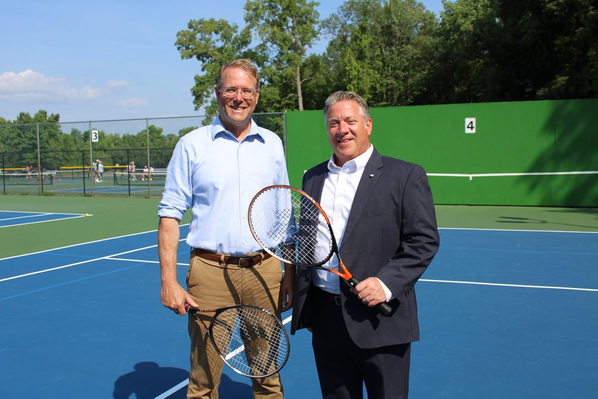 MCCoyCountyExec's tweet image. I was happy to join with Town Supervisor David VanLuven this morning to celebrate the upgrades made to the tennis courts in Elm Avenue Park. This project was made possible thanks to grants from the United States Tennis Association and Assemblyman Scott Bendett.