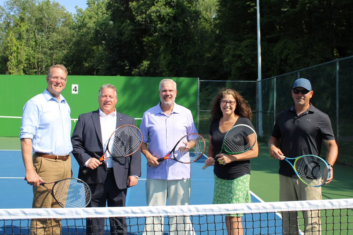 MCCoyCountyExec's tweet image. I was happy to join with Town Supervisor David VanLuven this morning to celebrate the upgrades made to the tennis courts in Elm Avenue Park. This project was made possible thanks to grants from the United States Tennis Association and Assemblyman Scott Bendett.