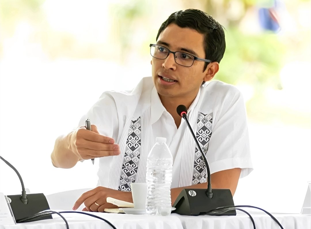 #EPActualidad | El director de Aduanas, Fausto Cálix, se refirió a la situación en torno a la renuncia de Ana Paola Hall y la elección del nuevo consejero en el Consejo Nacional Electoral (CNE), y señaló que es un problema interno del bipartidismo, "basta con que respeten la ley