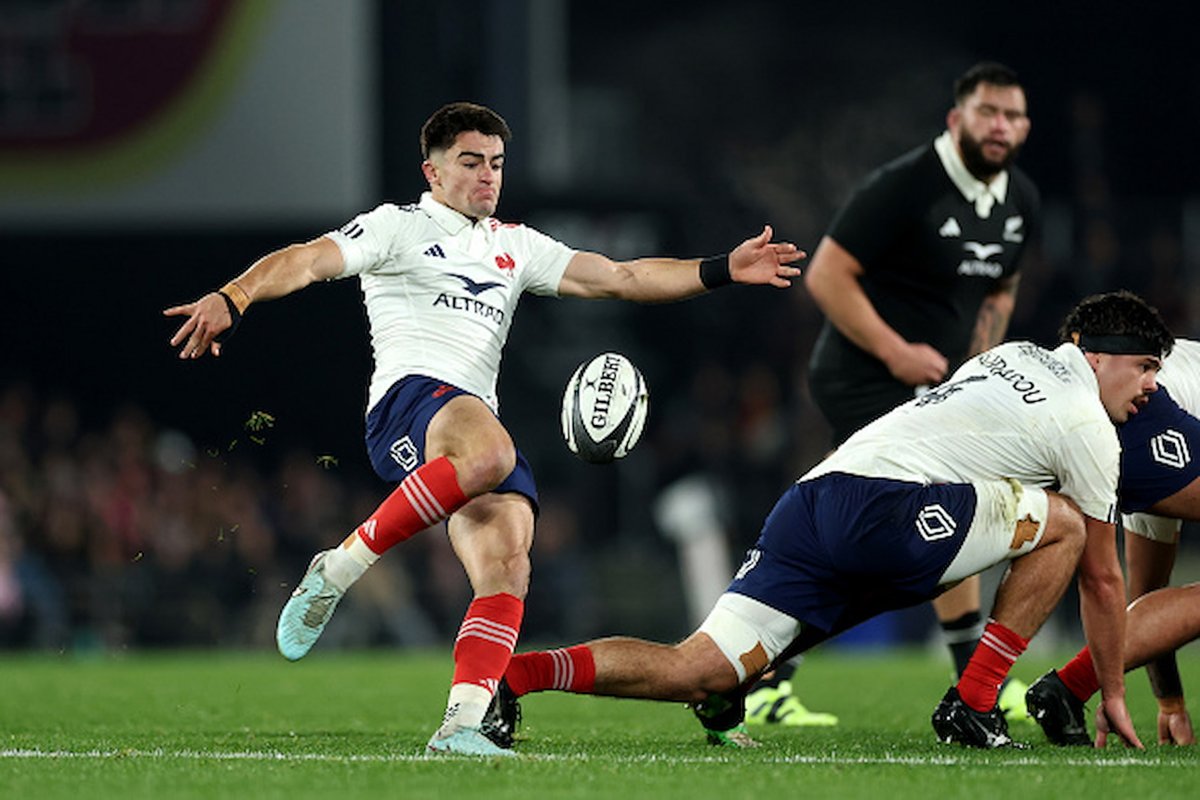 オールブラックス ラグビー
ホームパフォーマンスユニフォーム　M オールブラックス ジャージ O.K.A.