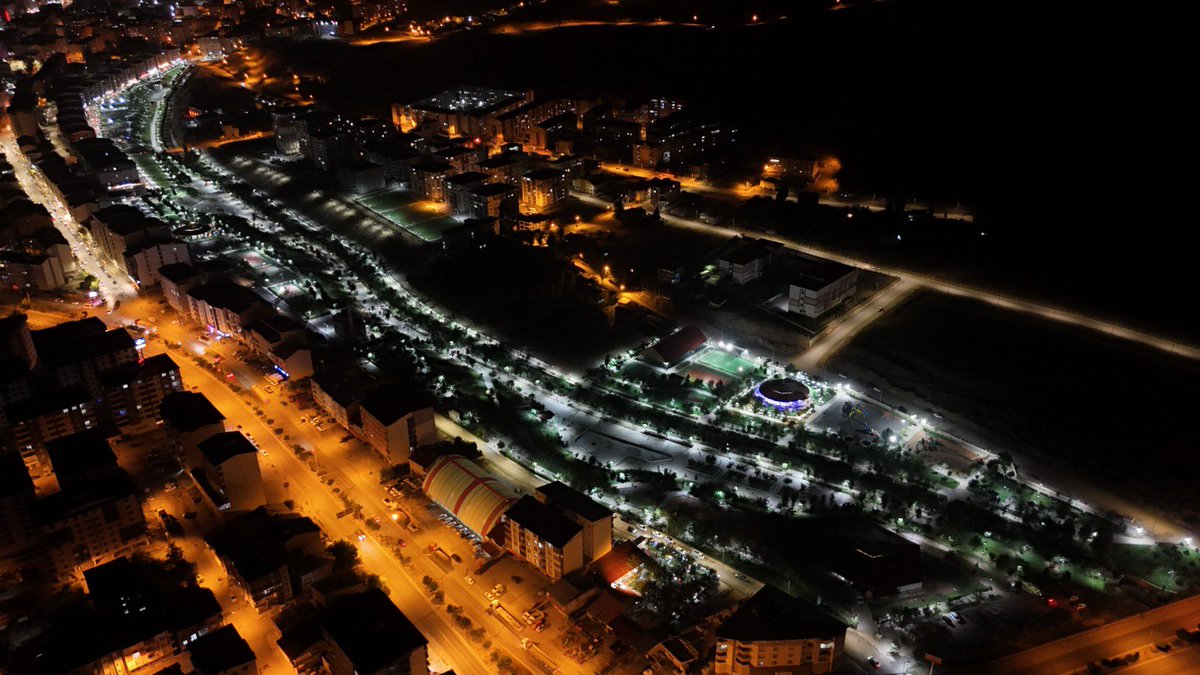 mus_bld's tweet image. 📌 Lale Vadisi Parkı’nda Aydınlatma Çalışmaları Tamamlandı
Muş Belediyesi Etüt ve Proje Müdürlüğüne bağlı Elektrik ve Asansör Denetim Birimi tarafından yürütülen çalışmalar kapsamında, Lale Vadisi Parkı’nın aydınlatma sistemi baştan sona yenilendi.