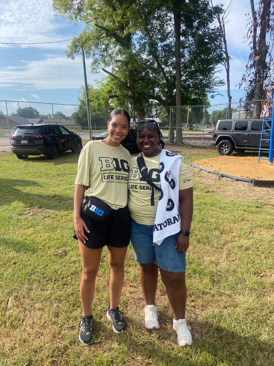 PurdueSoftball's tweet image. Alumni Spotlight ⭐️
@OliviaMcFadden_ went on the @bigten Big Life trip, walking part of the historic path of the 1965 Civil Rights march from Selma ➡️ Montgomery, AL.
Focusing on leadership & unity, they visited movement park and the Legacy museum.
#BoilerUp🚂