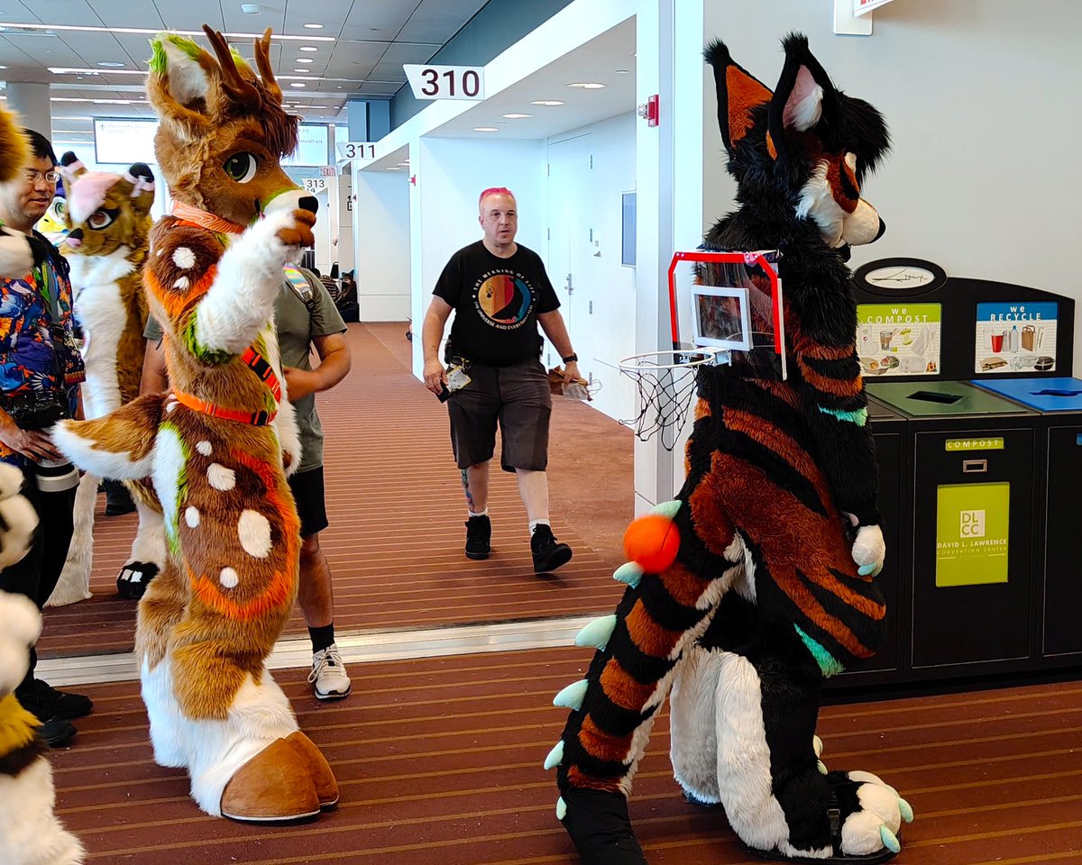 Deer for the 3!!!

📸: <a href="/teksun_music/">Teksun</a>