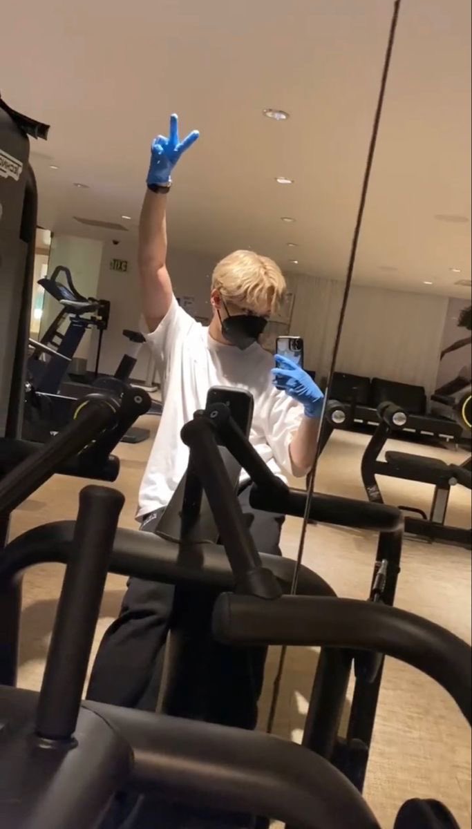 leeknowcovr's tweet photo. gym partner 🖤

[#ssd #stayselcaday #리노 #LeeKnow #straykids @Stray_Kids ] https://t.co/lITAq9oZ2E