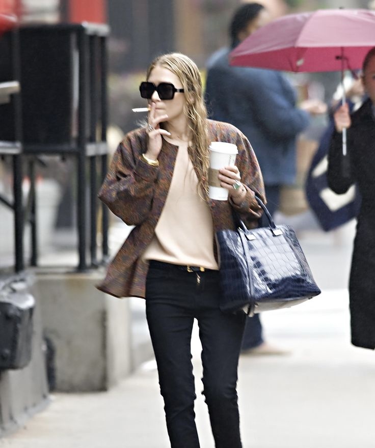 anndemeuleprada's tweet image. thursday