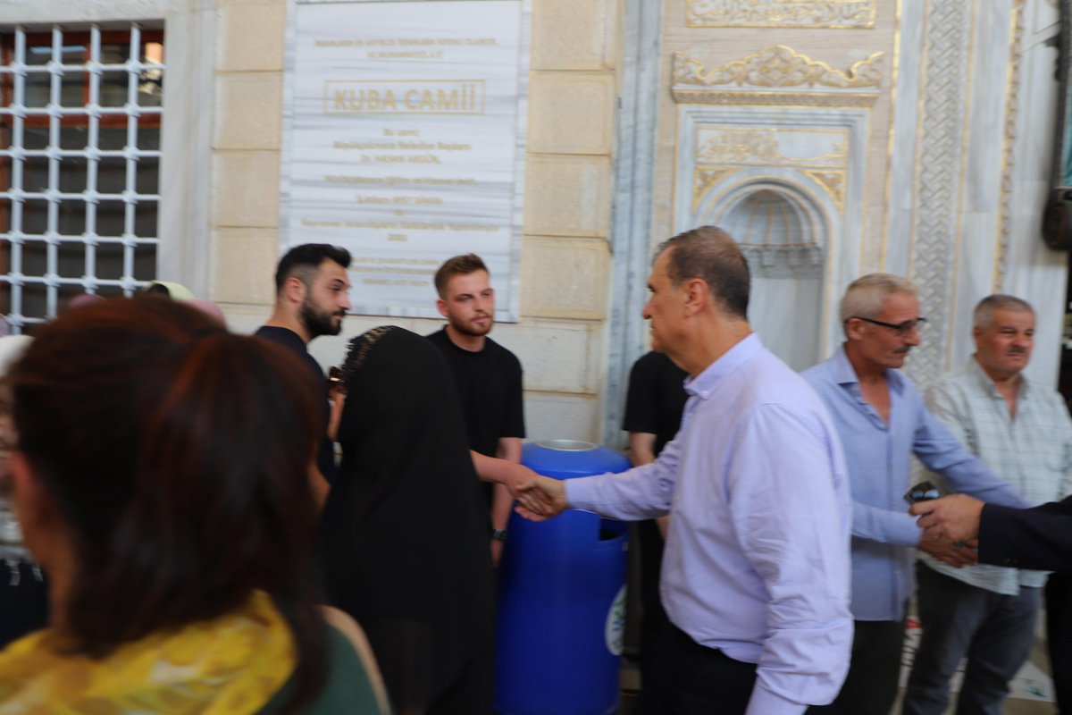 Pınartepe Mahallemizden komşumuz, Büyükçekmece esnaflarımızdan Osman Özer’in kıymetli eşi Aysel Özer’i, Başkanvekilimiz Sayın Hakan Çebi, ailesi ve sevenleriyle birlikte ebediyete uğurladık.

Merhumeye Yüce Allah’tan rahmet; ailesine, yakınlarına ve tüm sevenlerine başsağlığı ve