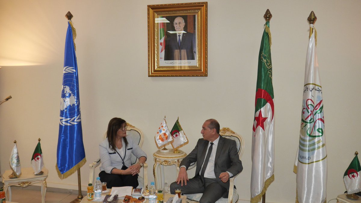 في إطار تعزيز التعاون بين <a href="/UNFPAAlgeria/">UNFPA in Algeria</a> و المجلس الوطني الاقتصادي والاجتماعي والبيئي <a href="/NesecAlgeria/">المجلس الوطني الاقتصادي والاجتماعي والبيئي</a> أستقبلت السيدة فايزة بن دريس من طرف السيد محمد بوخاري، رئيس المجلس،اليوم 24 .7.2025 ، بمقر المجلس.
وكان هذا اللقاء فرصة  إلى بحث سبل ا🤝 في إطار المواضيع ذات الأولوية لكلا الطرفين.