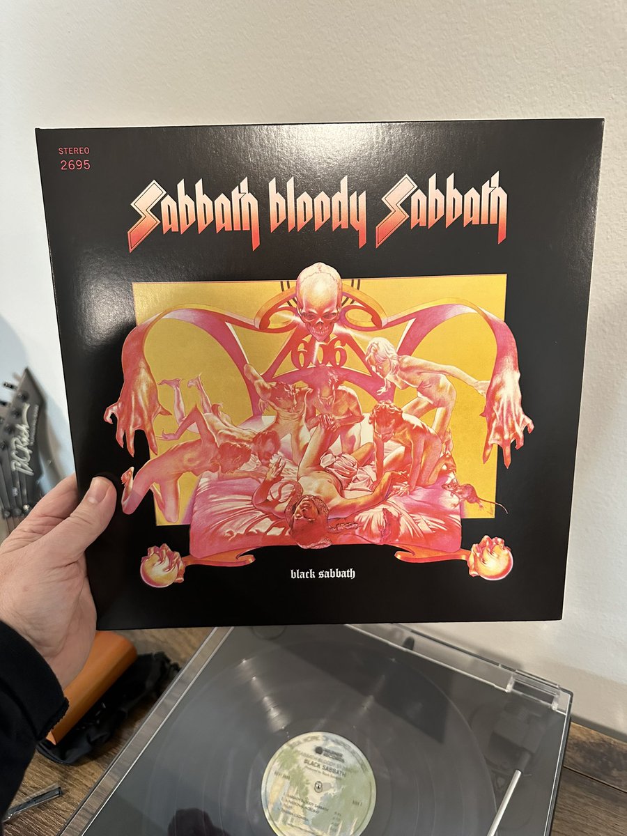 drrckbr's tweet image. I am the world that hides the universal secret of all time…
Black Sabbath - Sabbath Bloody Sabbath
🇬🇧
1973
#BlackSabbath #RIPOzzy