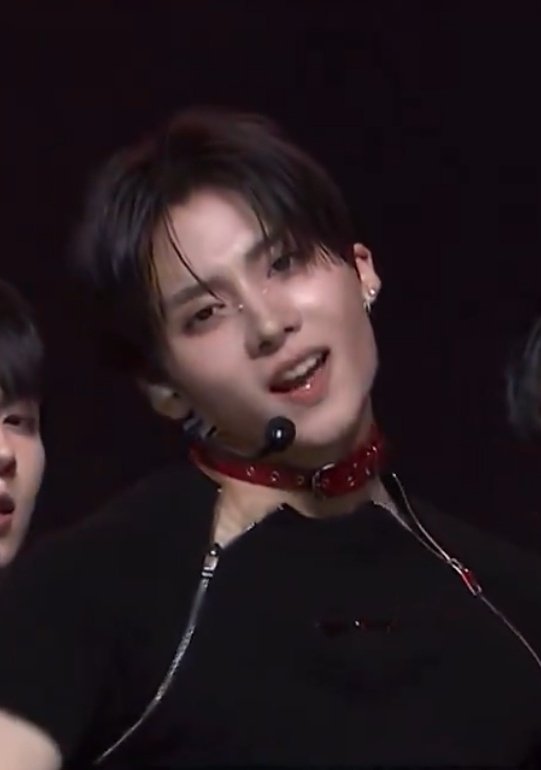 19wons's tweet photo. sangwon face expression are in  different scale.. no wonder on 1st perform review he get called almost like 3rd gen https://t.co/HAiHm390dU