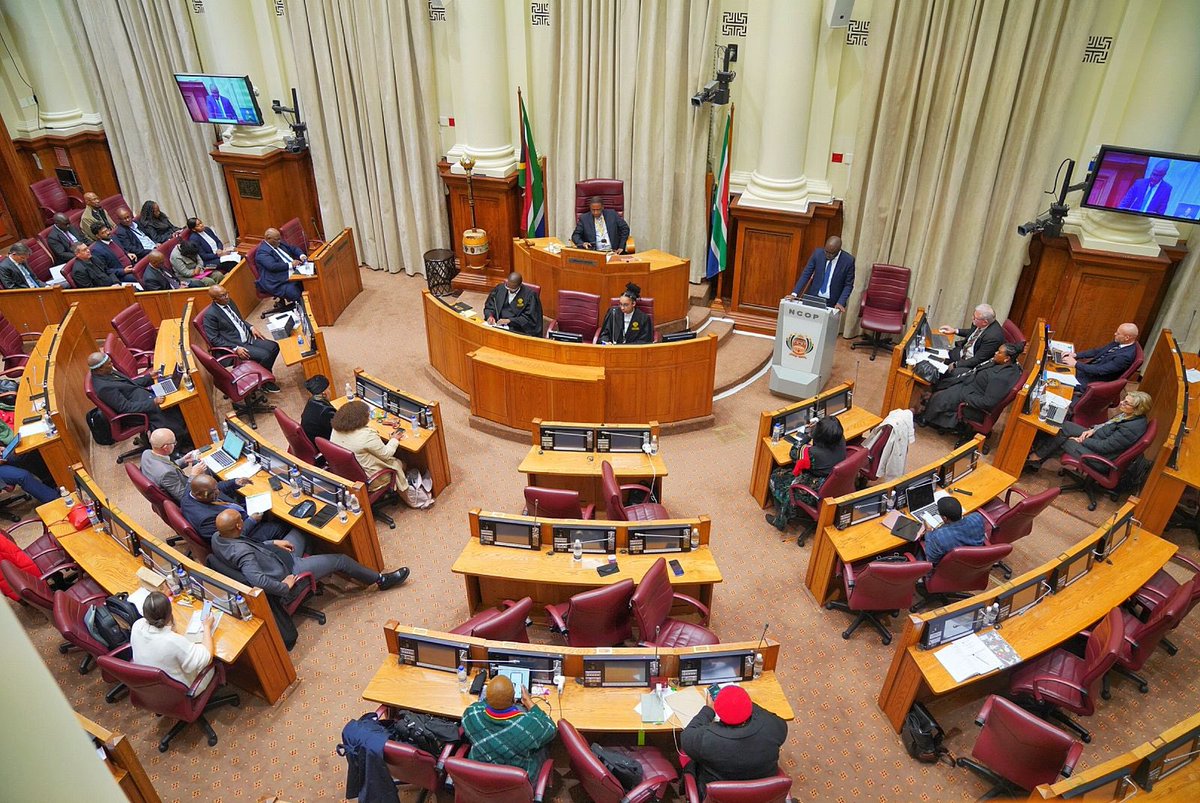 MPGodlimpi's tweet image. R12bn in funding approved by the IDC to support black industrialists, women & youth led SMMEs. From green hydrogen opportunities in EC to growing poultry industry in WC, we’re building an inclusive, reindustrialised SA economy that leaves no province behind. #NCOPBudgetVote