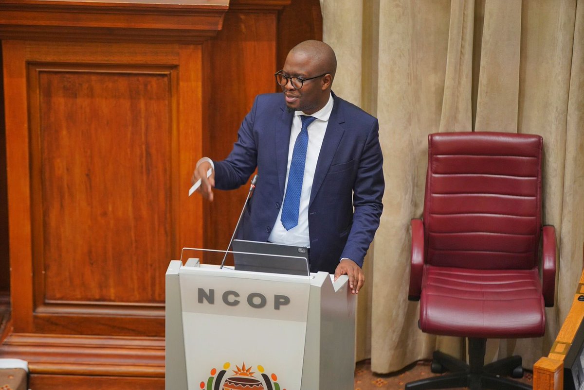MPGodlimpi's tweet image. R12bn in funding approved by the IDC to support black industrialists, women & youth led SMMEs. From green hydrogen opportunities in EC to growing poultry industry in WC, we’re building an inclusive, reindustrialised SA economy that leaves no province behind. #NCOPBudgetVote