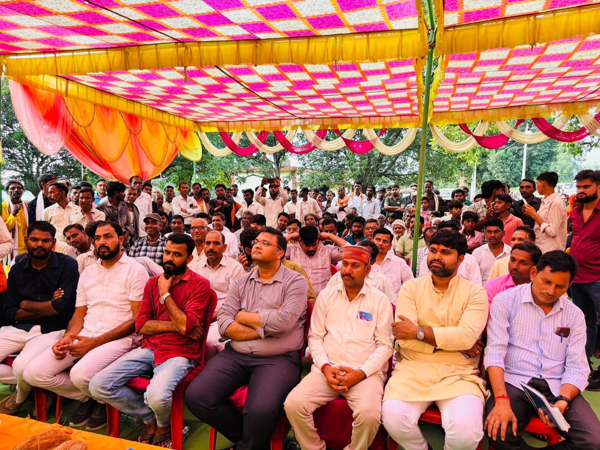 Rajndra_mshrm's tweet image. आज पुरेल में “एक पेड़ माँ के नाम” अभियान के अंतर्गत
प्रभारी मंत्री माननीय श्रीमती संपतिया उइके जी एवं भाजपा जिला अध्यक्ष श्री सुन्दरलाल शाह जी के साथ मिलकर वृक्षारोपण किया।
इस अवसर पर पर्यावरण संरक्षण के महत्व पर सभी को जागरूक करते हुए एक जनसभा को भी संबोधित किया।