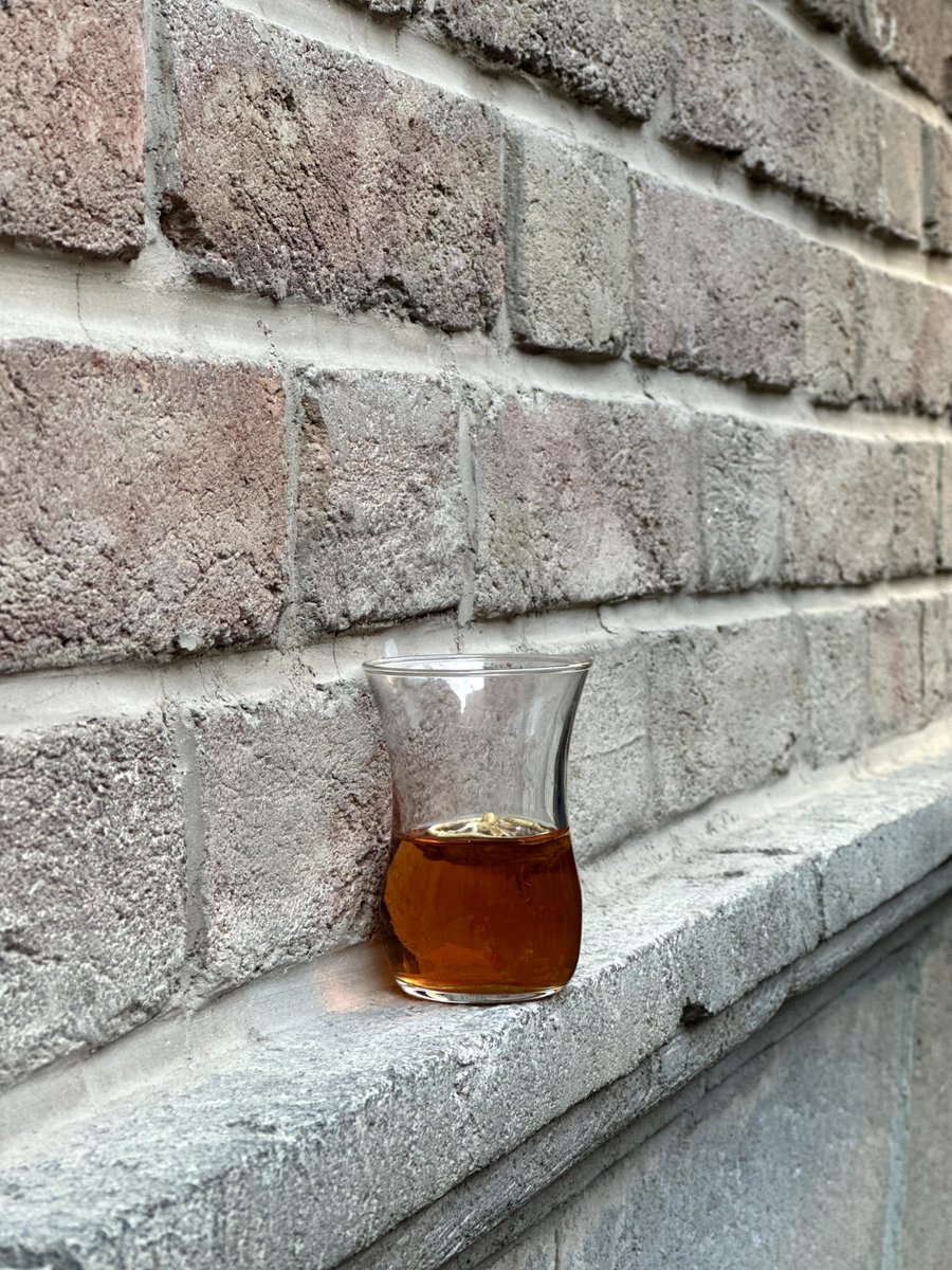 Yarım qalan hekayəmiz.

* Kilim kafe